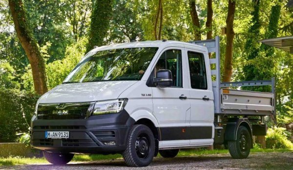 保宇配资 变身救护车、三轴清障车，还有贵重物品运输车？曼恩TGE衍生型号扩增，真挺有意思！